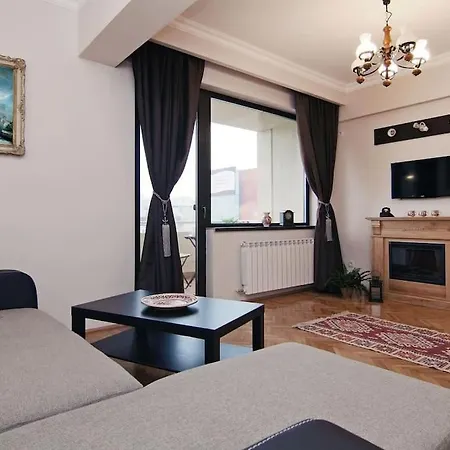 Istoric Center - Romanian Quiet بوخارست